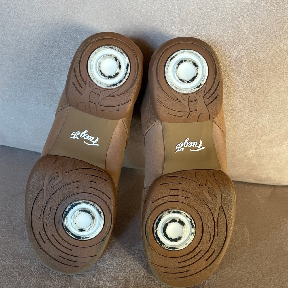 Fuego Latte Split-sole Dance Sneaker - Picture 8 of 11